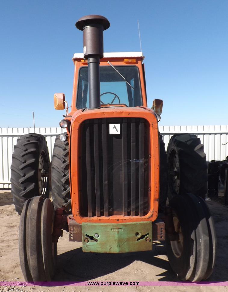 image for item H9018 1976 Allis Chalmers 7060 tractor