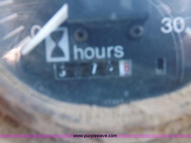 image for item H9018 1976 Allis Chalmers 7060 tractor