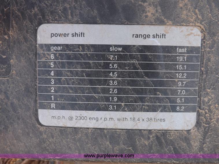 image for item H9018 1976 Allis Chalmers 7060 tractor