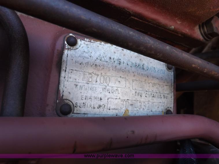 image for item H9018 1976 Allis Chalmers 7060 tractor