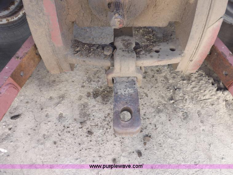 image for item H9018 1976 Allis Chalmers 7060 tractor