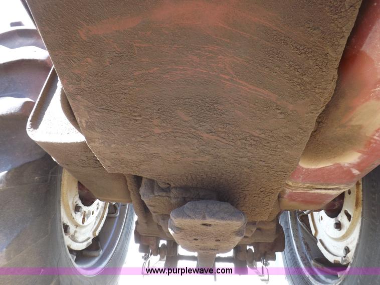 image for item H9018 1976 Allis Chalmers 7060 tractor