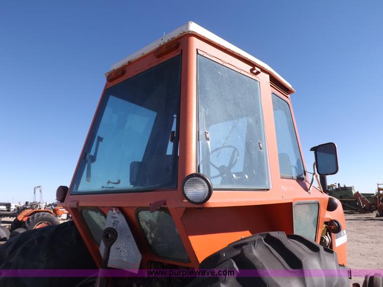 image for item H9018 1976 Allis Chalmers 7060 tractor