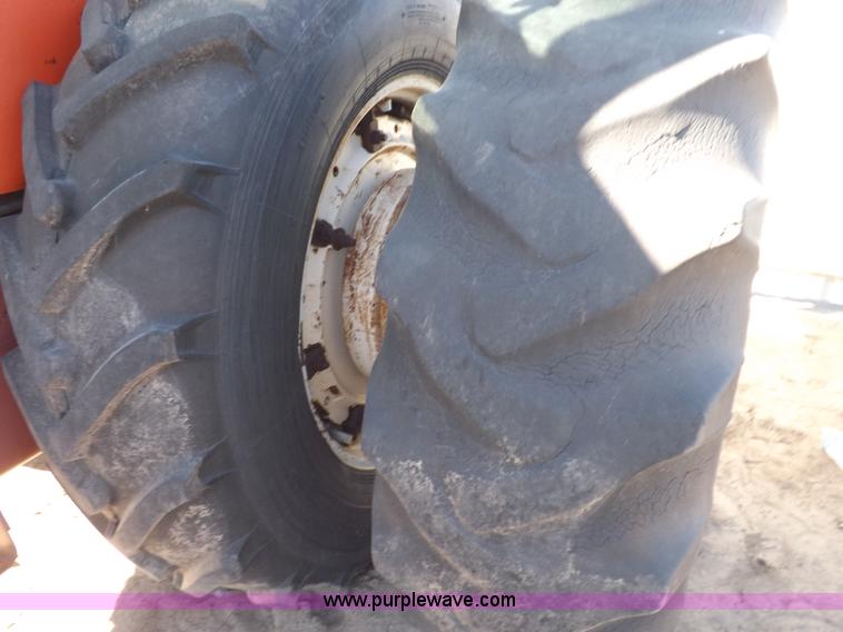 image for item H9018 1976 Allis Chalmers 7060 tractor