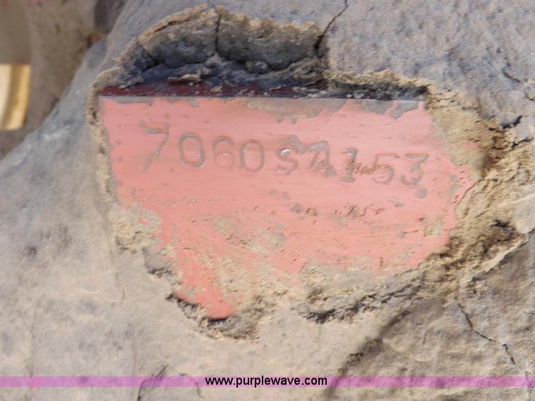 image for item H9018 1976 Allis Chalmers 7060 tractor