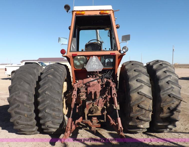 image for item H9021 1976 Allis Chalmers 7040 tractor