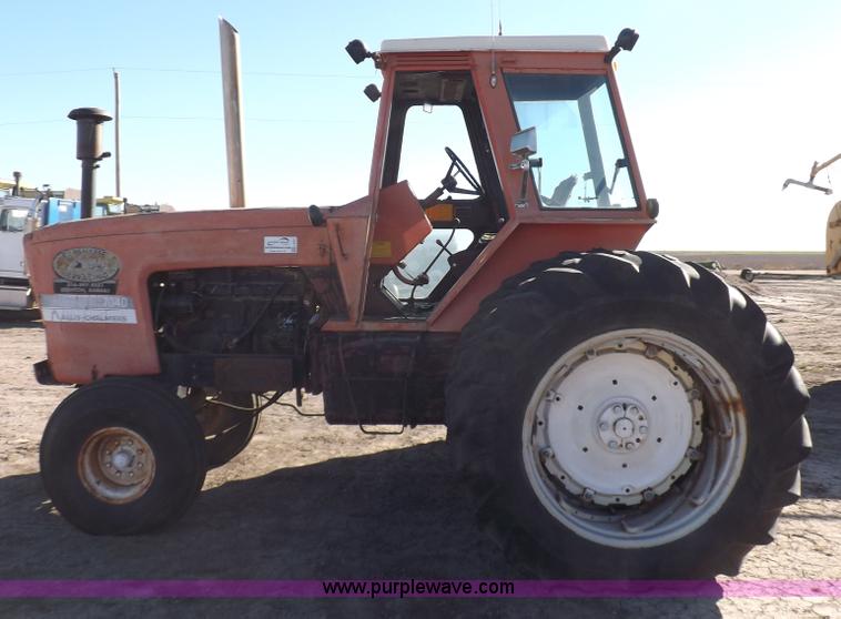 image for item H9021 1976 Allis Chalmers 7040 tractor