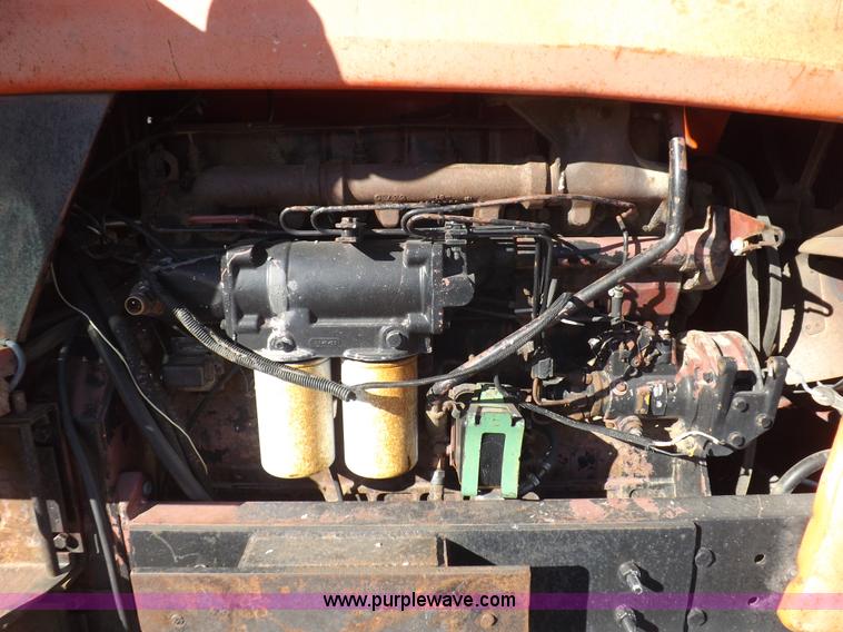 image for item H9021 1976 Allis Chalmers 7040 tractor