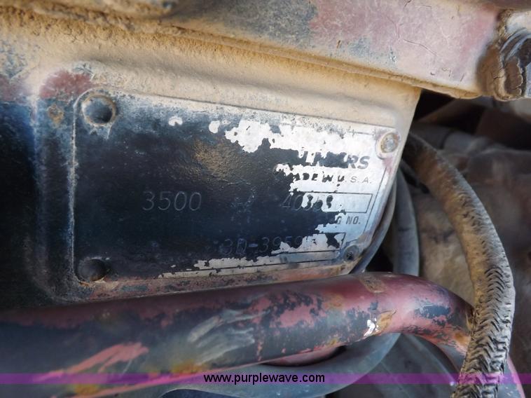 image for item H9021 1976 Allis Chalmers 7040 tractor