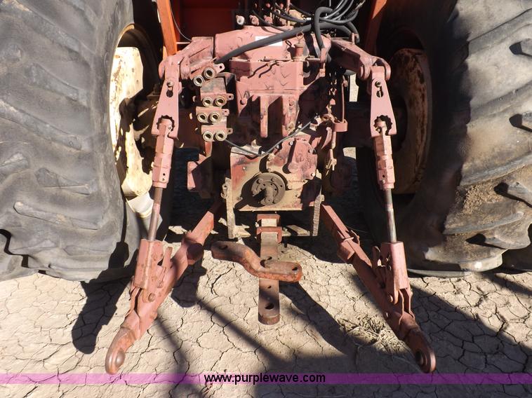 image for item H9021 1976 Allis Chalmers 7040 tractor