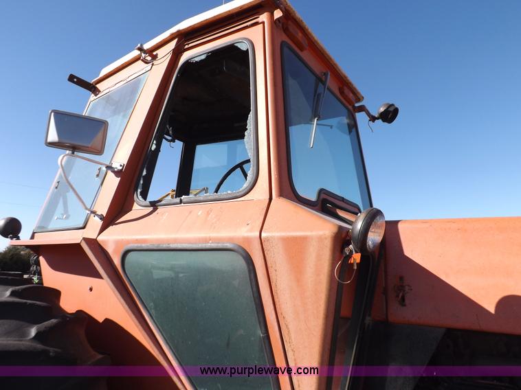 image for item H9021 1976 Allis Chalmers 7040 tractor