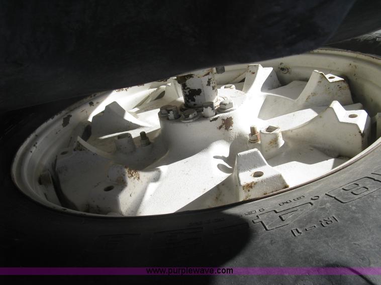 image for item H9373 1979 Ford TW30 tractor