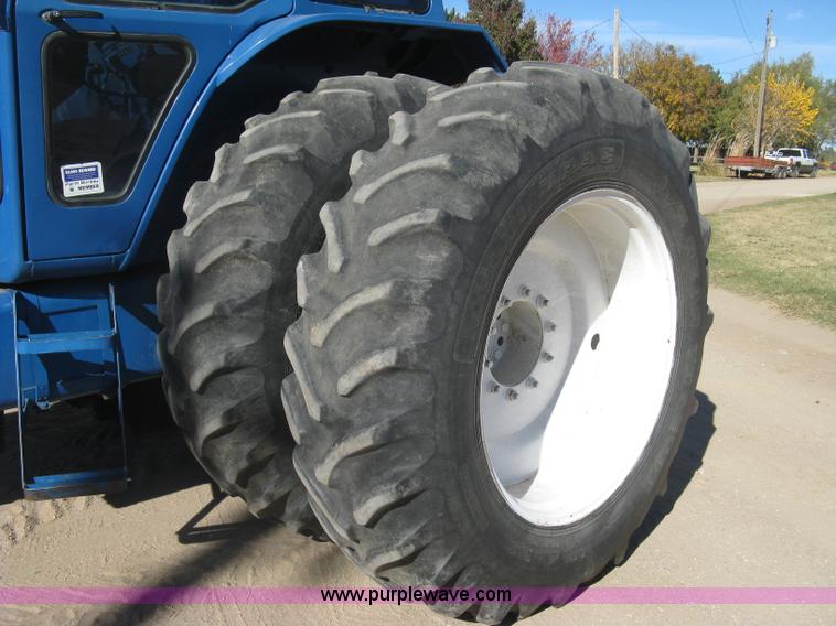 image for item H9373 1979 Ford TW30 tractor