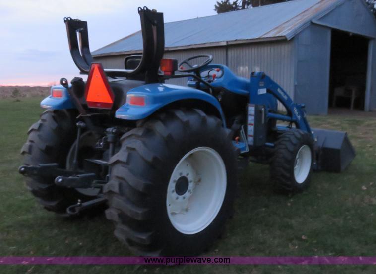 image for item I5921 2001 New Holland TC35 MFWD tractor