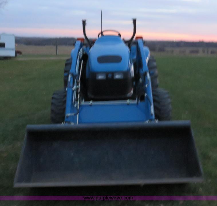 image for item I5921 2001 New Holland TC35 MFWD tractor
