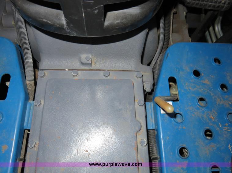 image for item I5921 2001 New Holland TC35 MFWD tractor