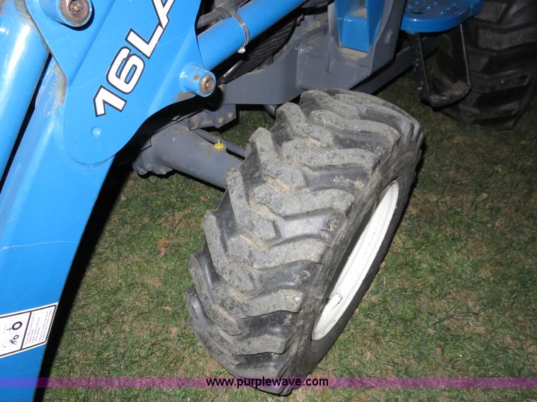 image for item I5921 2001 New Holland TC35 MFWD tractor