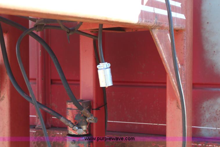 image for item I5992 1988 Donahue double axle hydraulic dump trailer