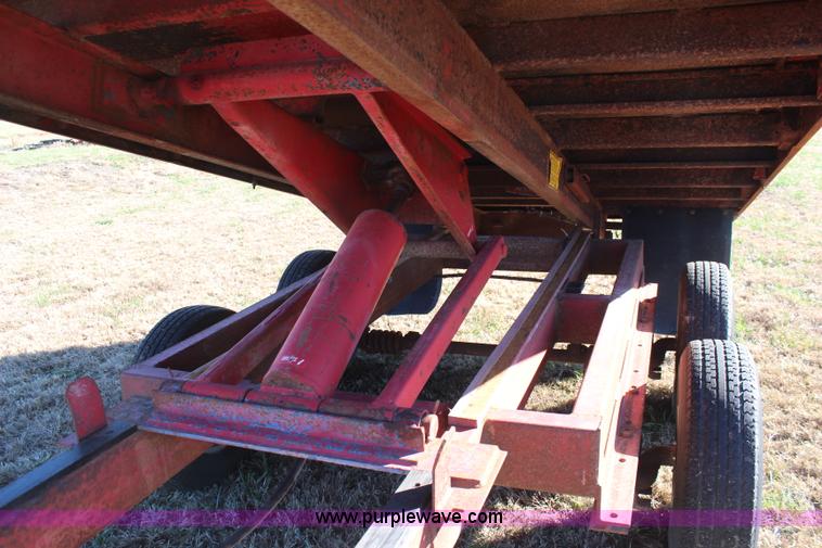 image for item I5992 1988 Donahue double axle hydraulic dump trailer