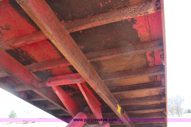 image for item I5992 1988 Donahue double axle hydraulic dump trailer