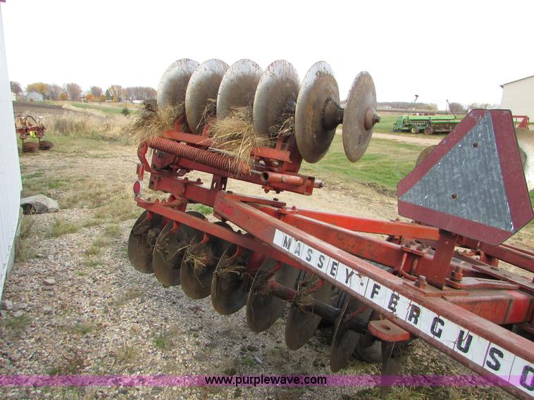 image for item I6003 Massey-Ferguson 620 disk