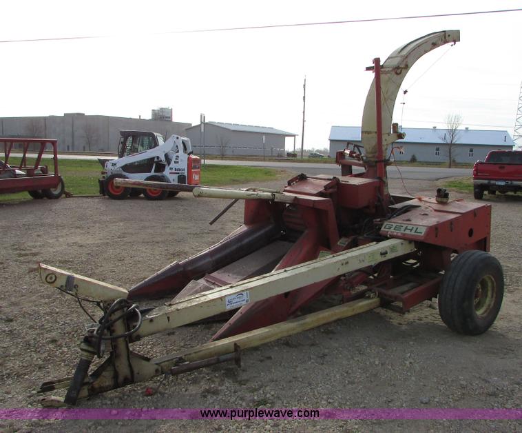 image for item I6005 Gehl C13 two row corn chopper