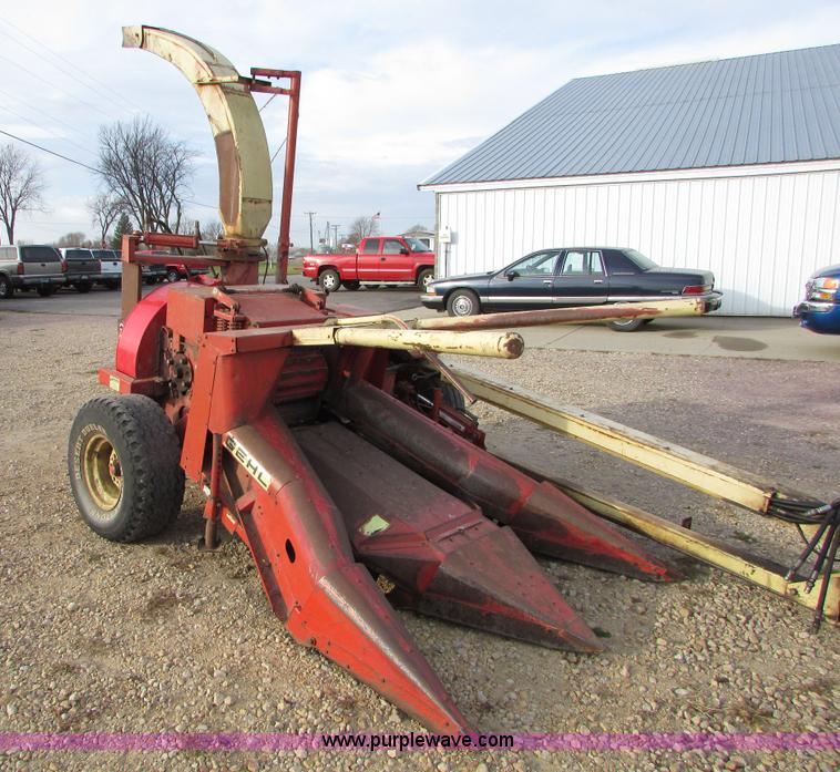 image for item I6005 Gehl C13 two row corn chopper