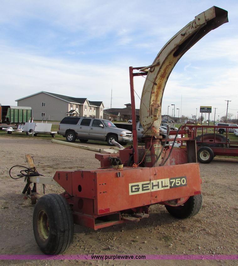 image for item I6005 Gehl C13 two row corn chopper