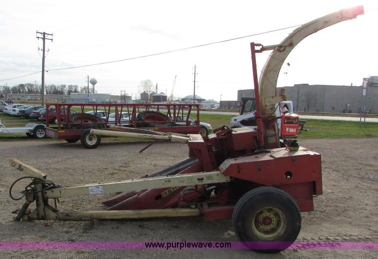 image for item I6005 Gehl C13 two row corn chopper