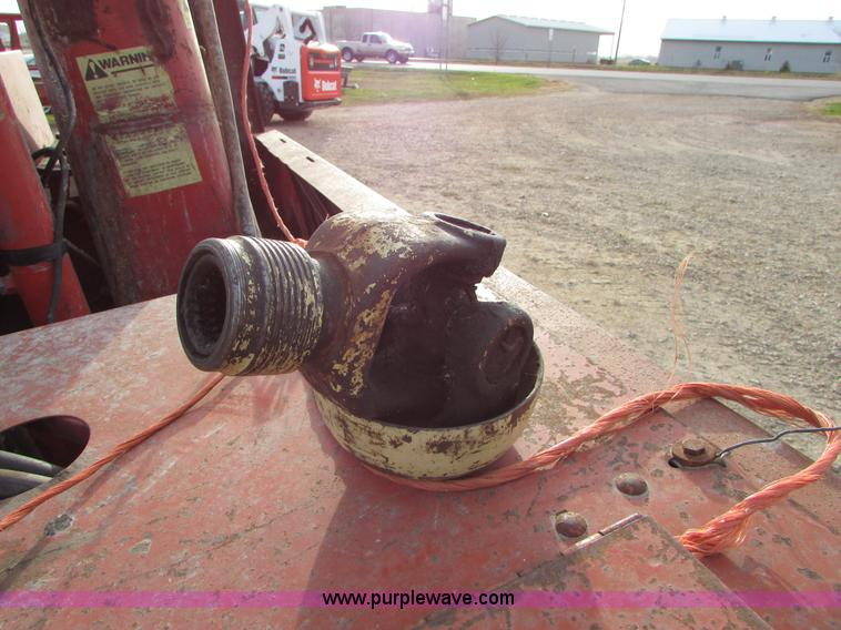 image for item I6005 Gehl C13 two row corn chopper