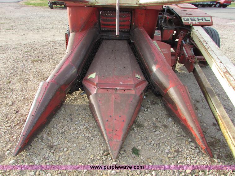 image for item I6005 Gehl C13 two row corn chopper