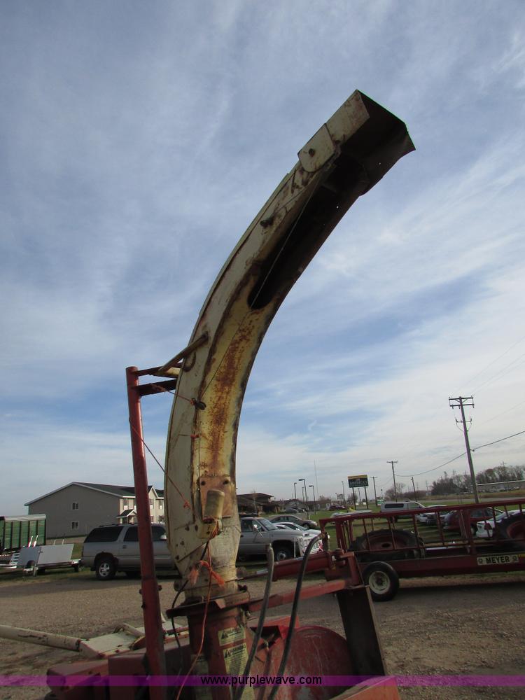 image for item I6005 Gehl C13 two row corn chopper