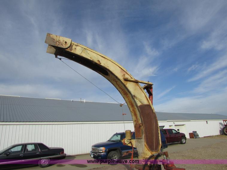 image for item I6005 Gehl C13 two row corn chopper