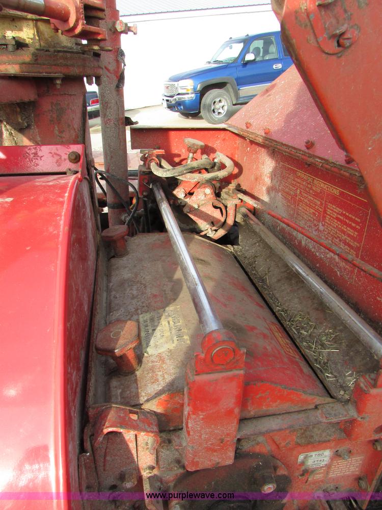 image for item I6005 Gehl C13 two row corn chopper