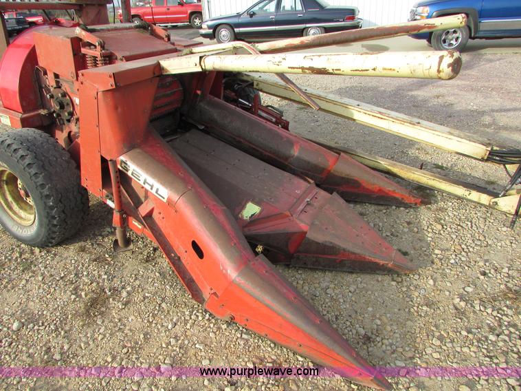 image for item I6005 Gehl C13 two row corn chopper