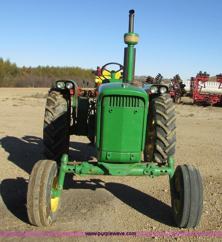 image for item I6727 John Deere 3010 tractor