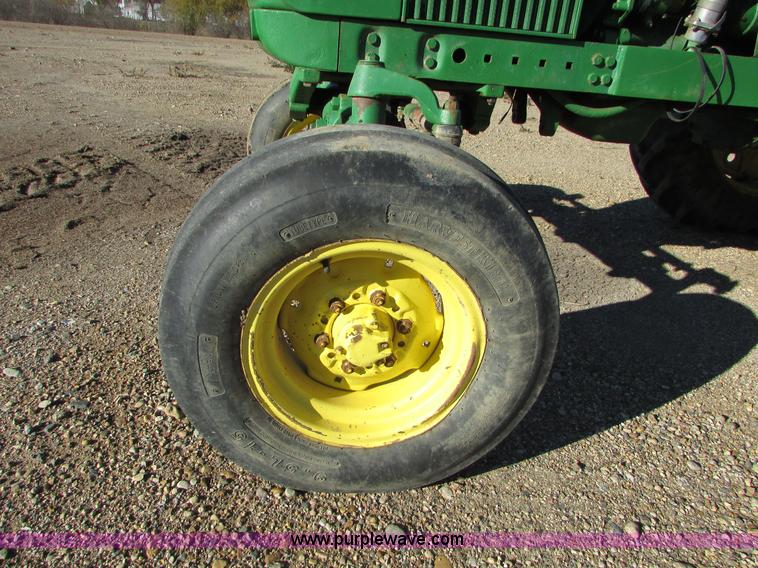 image for item I6727 John Deere 3010 tractor