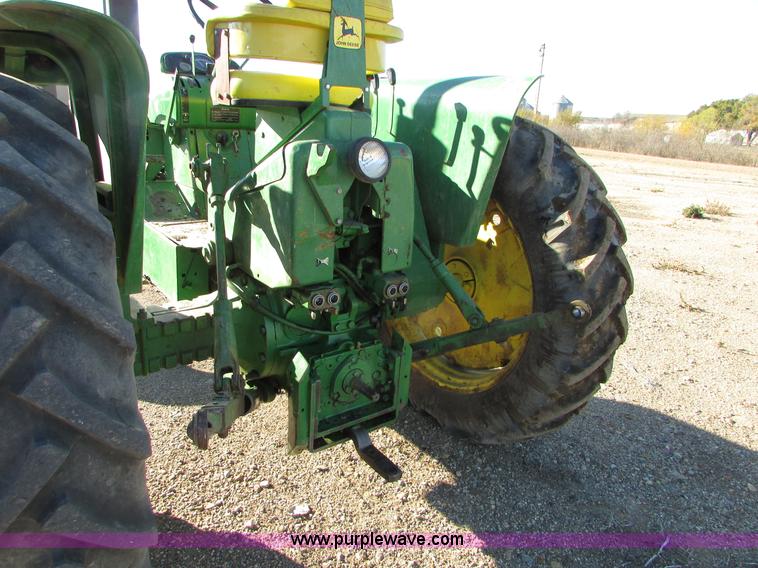 image for item I6727 John Deere 3010 tractor