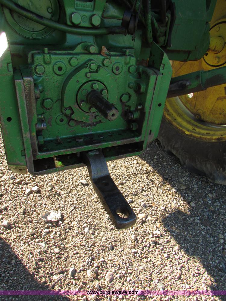 image for item I6727 John Deere 3010 tractor