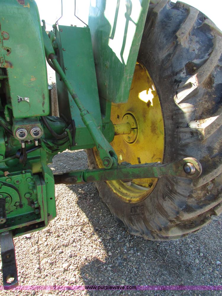 image for item I6727 John Deere 3010 tractor