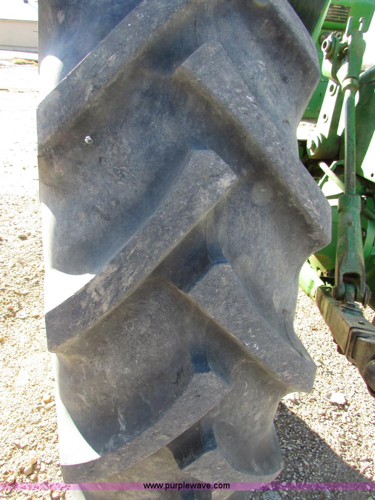 image for item I6727 John Deere 3010 tractor