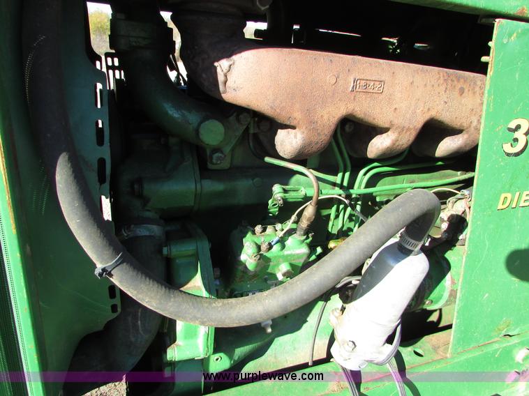 image for item I6727 John Deere 3010 tractor