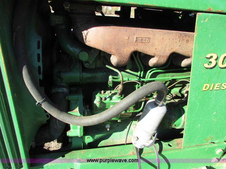 image for item I6727 John Deere 3010 tractor