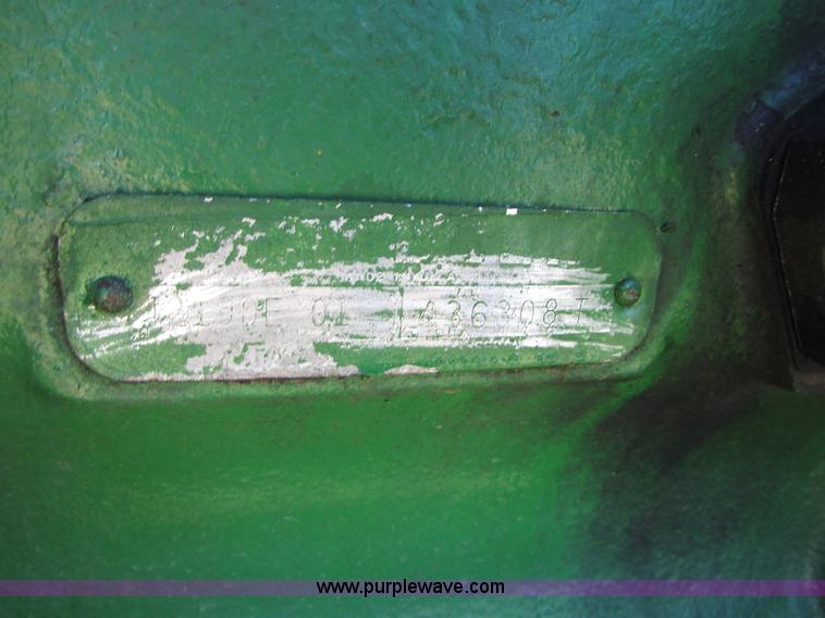 image for item I6727 John Deere 3010 tractor