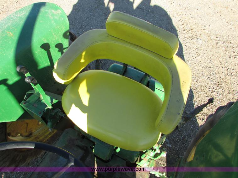 image for item I6727 John Deere 3010 tractor