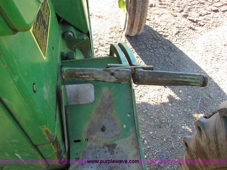 image for item I6727 John Deere 3010 tractor