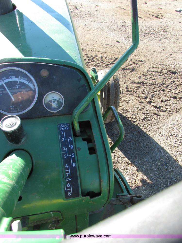 image for item I6727 John Deere 3010 tractor