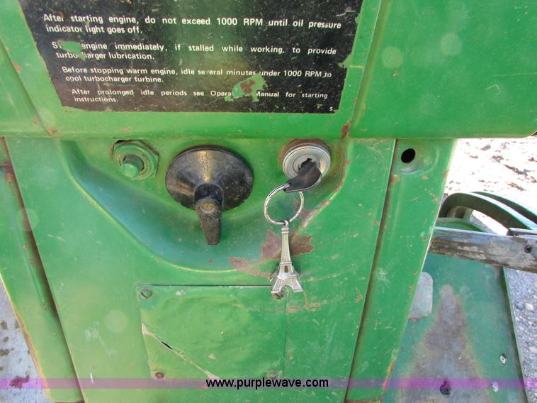 image for item I6727 John Deere 3010 tractor