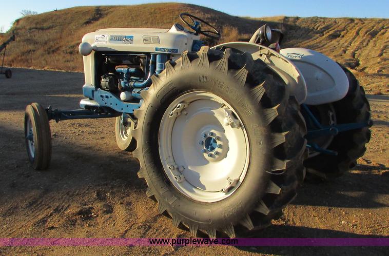 image for item I6729 Ford 4000 tractor