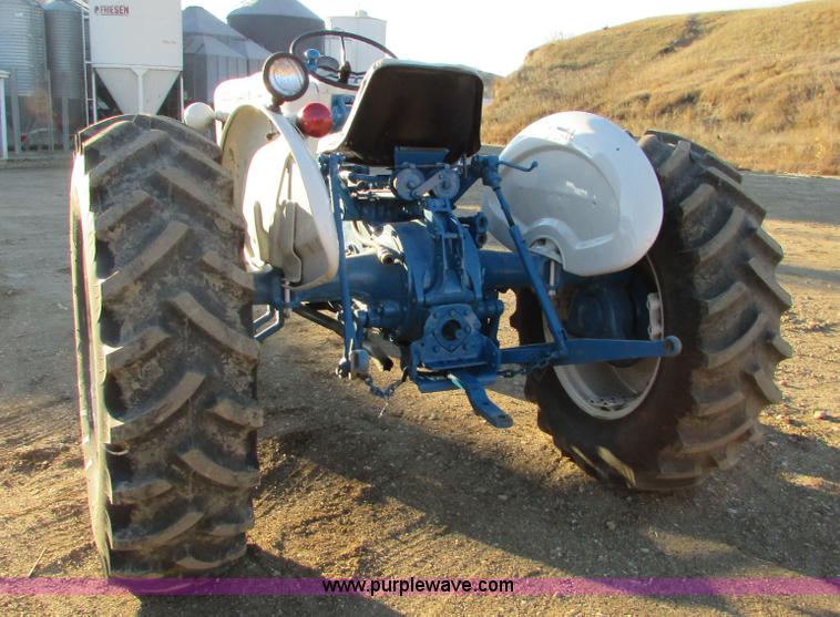 image for item I6729 Ford 4000 tractor